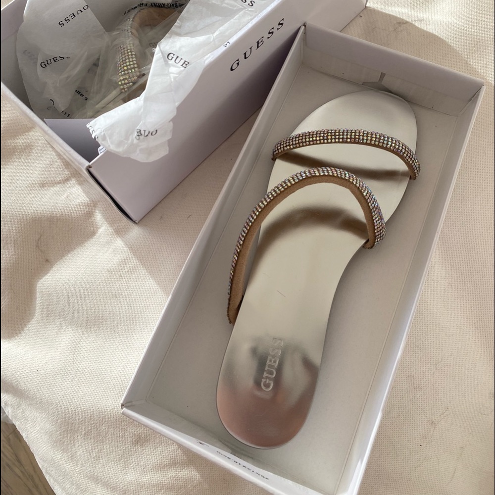 Bejeweled brand new Guess flats